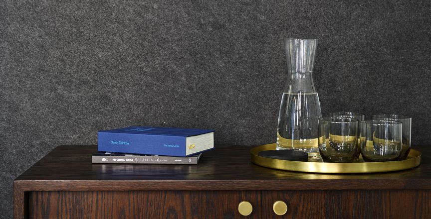 Glasses for water in meeting room