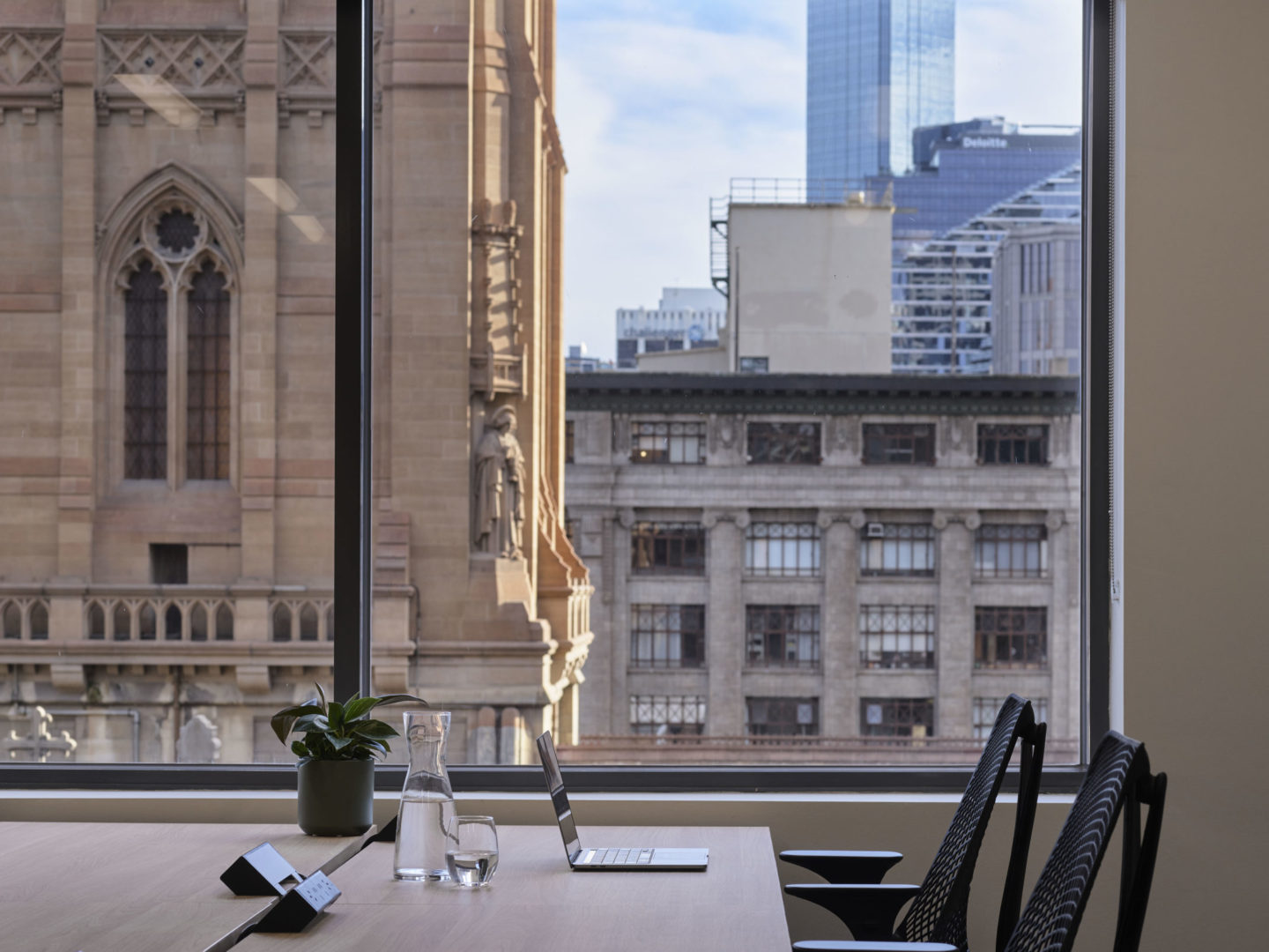  Serviced Office Space in Melbourne Hub Australia provides fully-furnished serviced office spaces in Melbourne for teams of 1 to 100, ready for your team to move in. Discover the flexible monthly terms of our premium serviced office spaces in our eight Melbourne locations.
