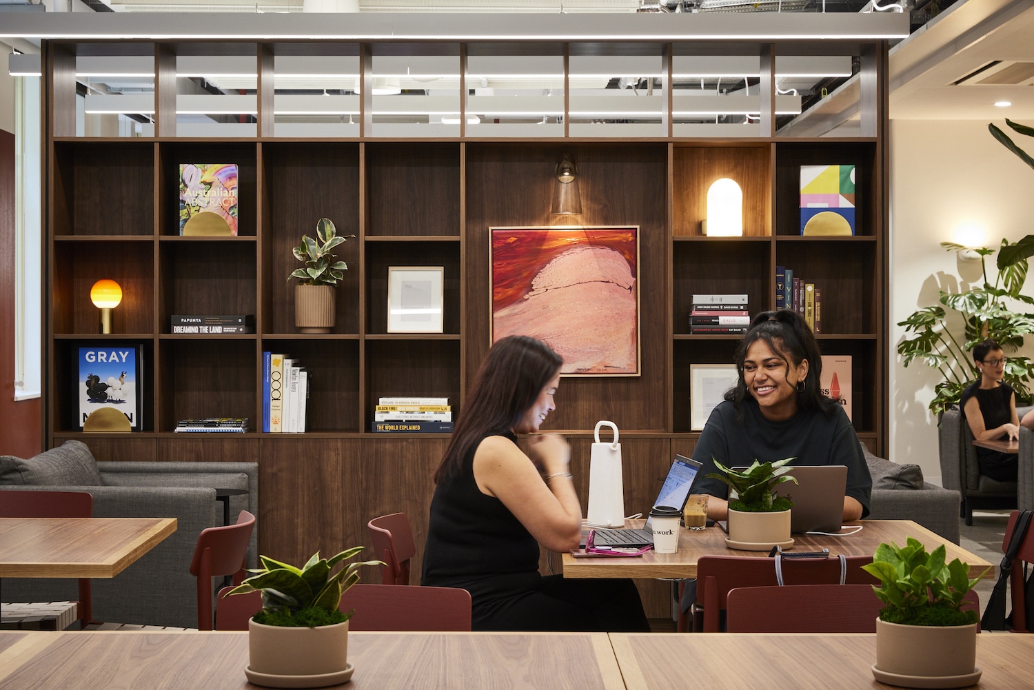 Flexible Workspaces Flexible 8-Day Desk 